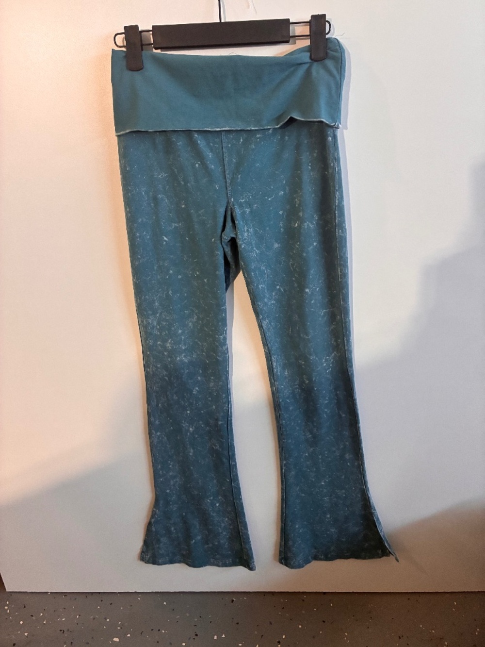 Pink Victoria’s Secret size small fold over flare leggings